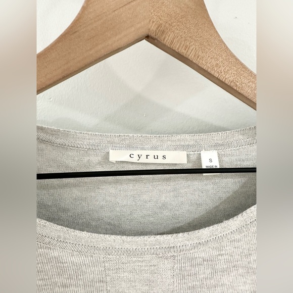 Cyrus Crochet Hem Tunic Sweater Gray Size Small - Picture 4 of 5